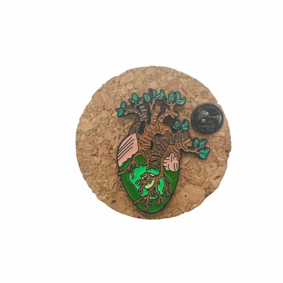 ✨Broch Organ Tree Of Life Heart Shape Enamel Pin Spooky Large Heart Brown New✨ - Picture 3 of 6